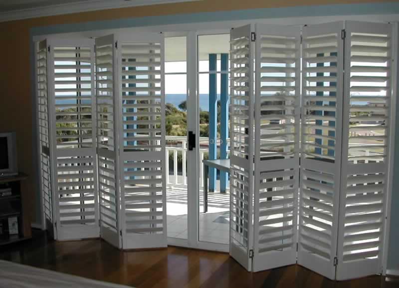 5 causes to decide on double-folded wood shutters