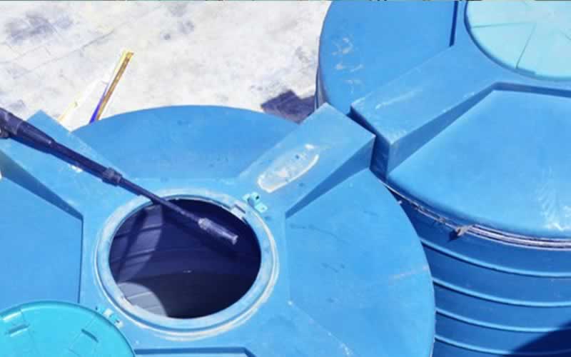 5 methods to scrub a water tank