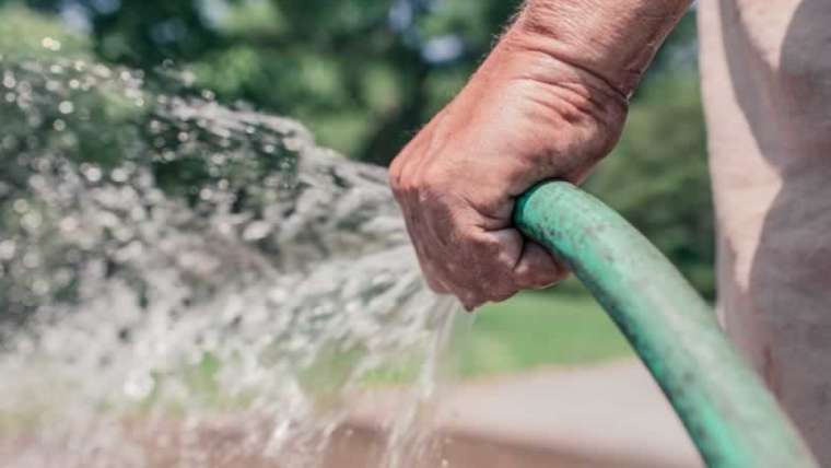 Spray! How to decide on the very best backyard hose