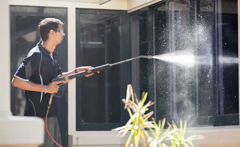 Significance of water stress for window cleansing