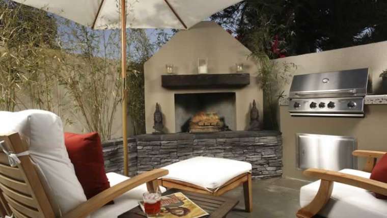 How you can arrange a barbecue in a small backyard