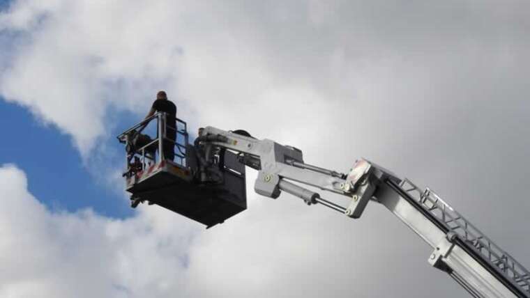 5 Vital security measures to be noticed when working at heights