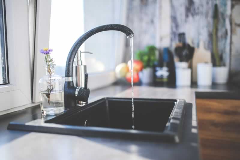 How to decide on the right faucet to your kitchen