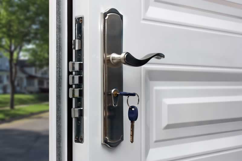 How to decide on a door lock in your entrance door