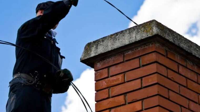 How typically ought to a chimney be cleaned?