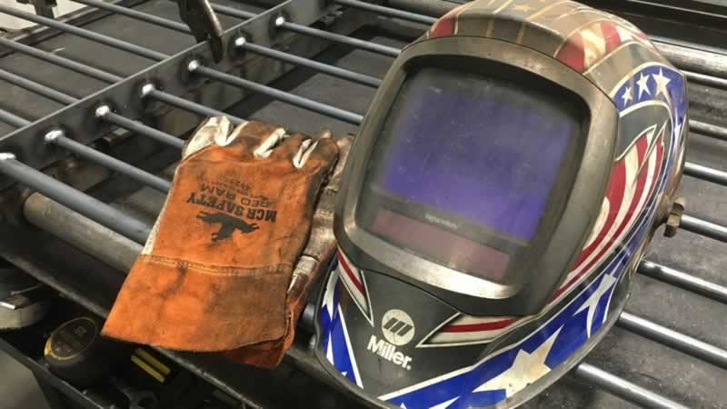 Forms of welding helmets