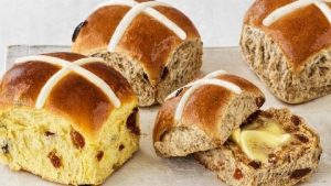New 12 months, new scorching cross bun flavors with Woolworths