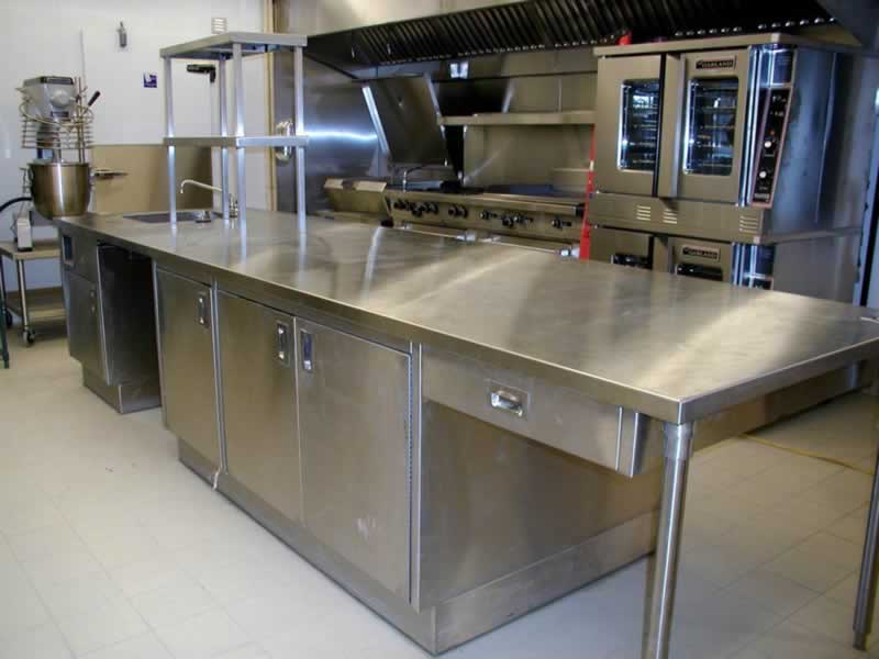 Varieties of Business Stainless Metal Kitchen Tables: Selecting the Finest Possibility