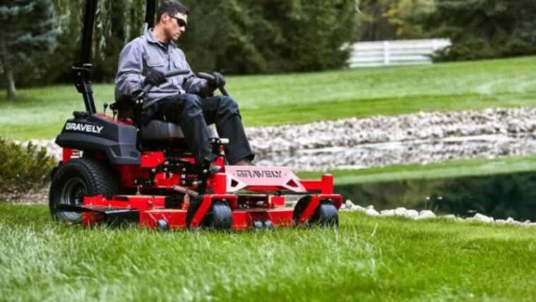 Advantages of Utilizing Zero Flip Mowers