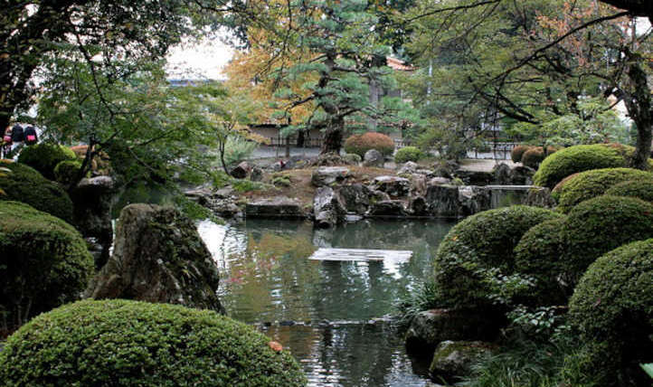 Japanese Zen Backyard: Meditative Areas
