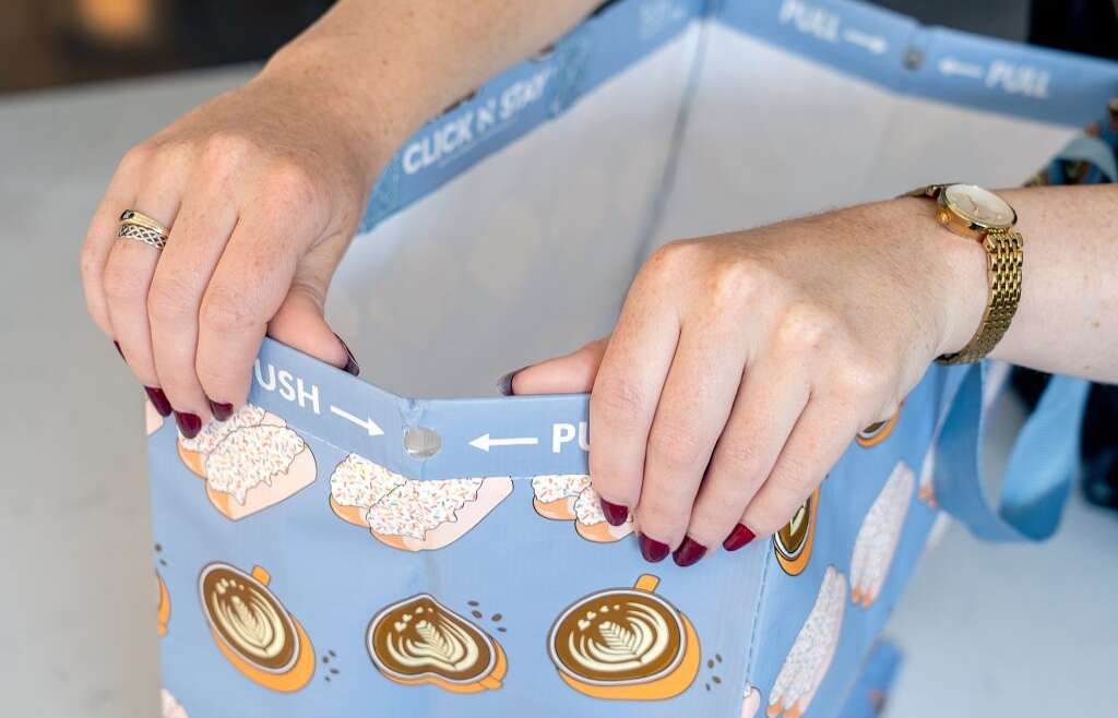 New Woolworths baggage ‘click on open and keep open’