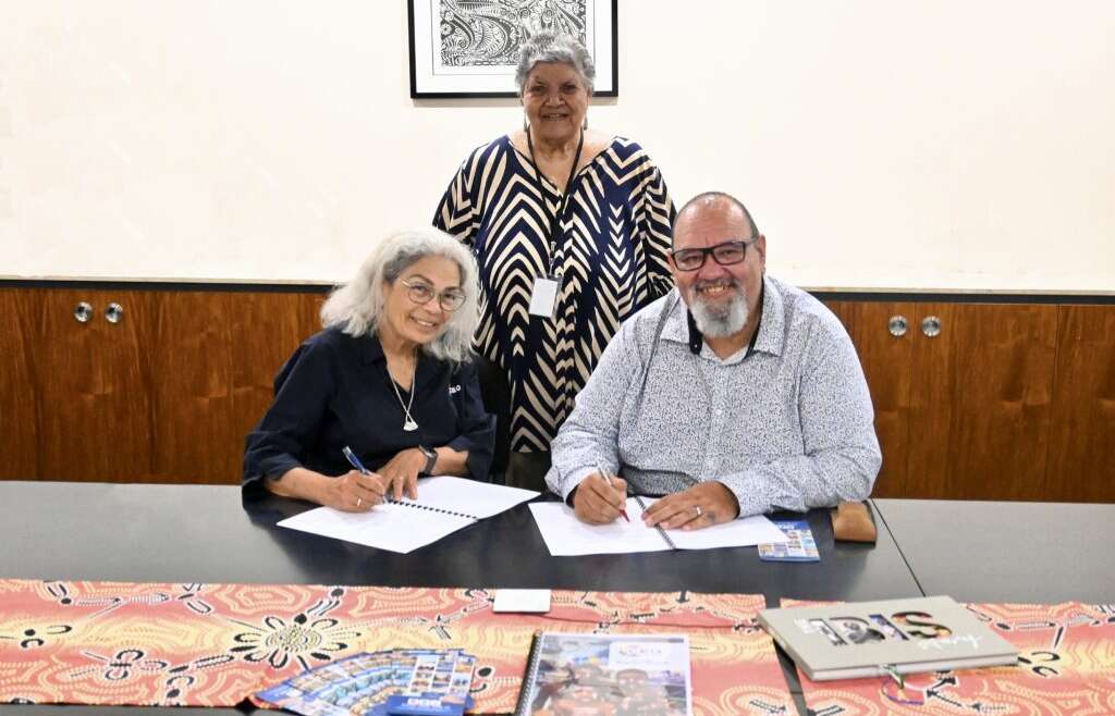 CEQ and CQUniversity signal new tutorial scholarship partnership to assist distant communities