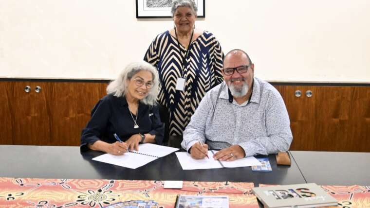 CEQ and CQUniversity signal new tutorial scholarship partnership to assist distant communities