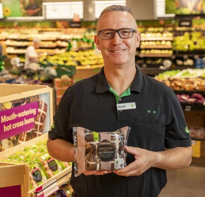 Majors get their buns out