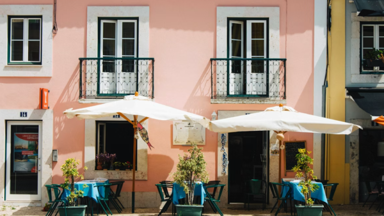 Markets, Taverns, and Reminiscence: Rethinking Dwelling Cooking After Lisbon