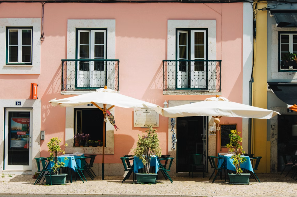 Markets, Taverns, and Reminiscence: Rethinking Dwelling Cooking After Lisbon